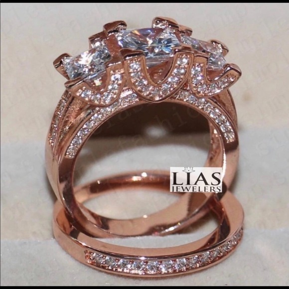 Jewelry - New 18k rose gold wedding ring set